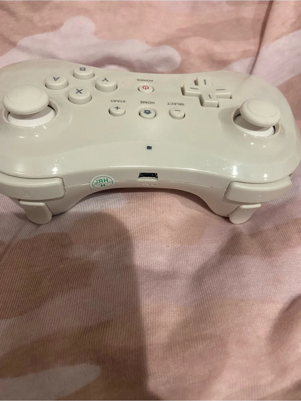 Wireless White Gaming Controller with USB Cable